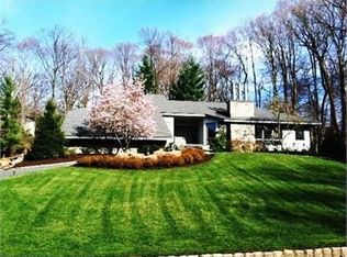 29 Stoneham Dr, Livingston, NJ 07039