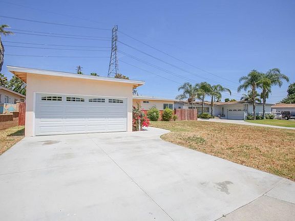 2nd image of 2155 W Crestwood Ln