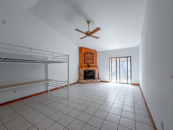 4th image of 2403 Manzanita Ct