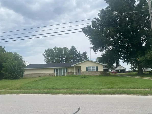 433 E Medcalf St, Dale, IN 47523