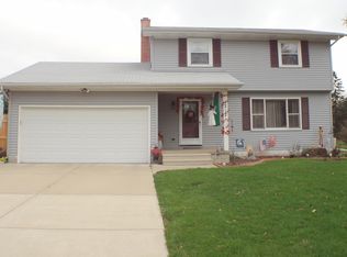 217 Elmshaven Dr, Lansing, MI 48917