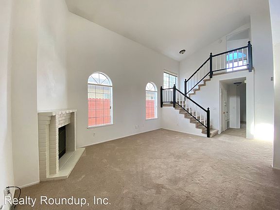 4th image of 1453 E Hidalgo Cir