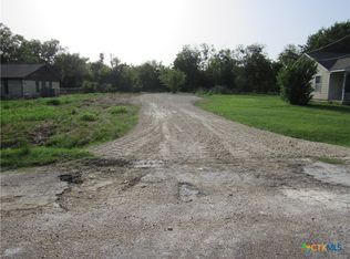 313 N Front St, Holland, TX 76534