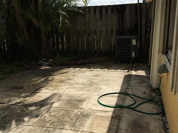 3rd image of 4792 Orleans Ct APT D