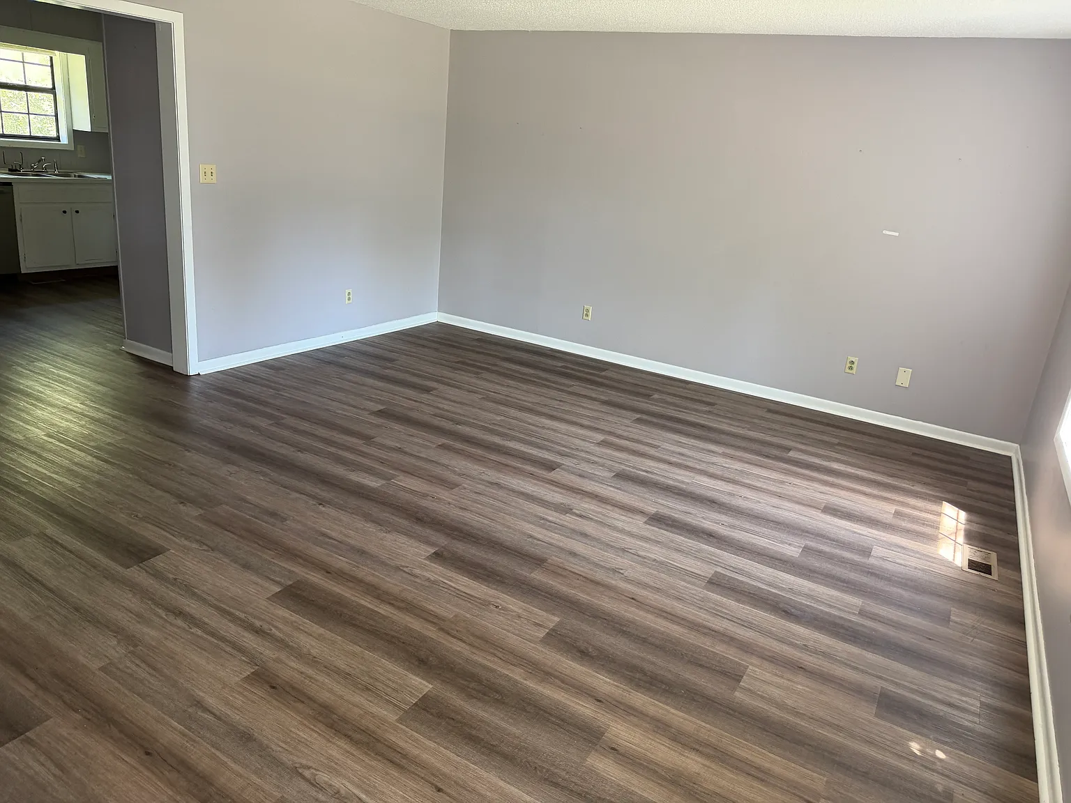 2 bed, 1160 sqft, $900 — Photo 2