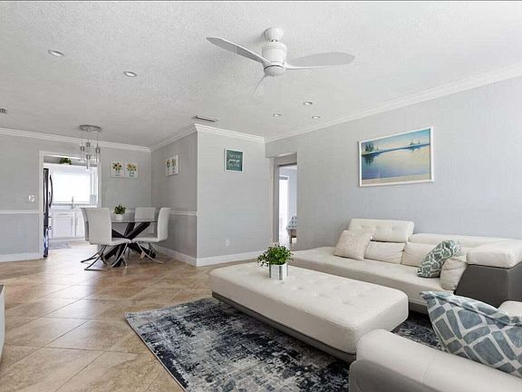 4th image of 337 Balsam St