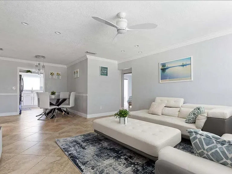 337 Balsam St — Photo 4