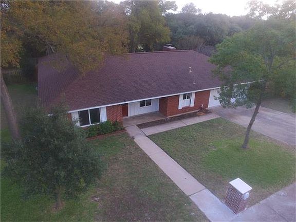 3rd image of 8703 Tallwood Dr