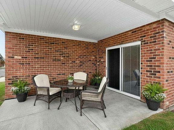 2nd image of 564 Stearn Dr #564