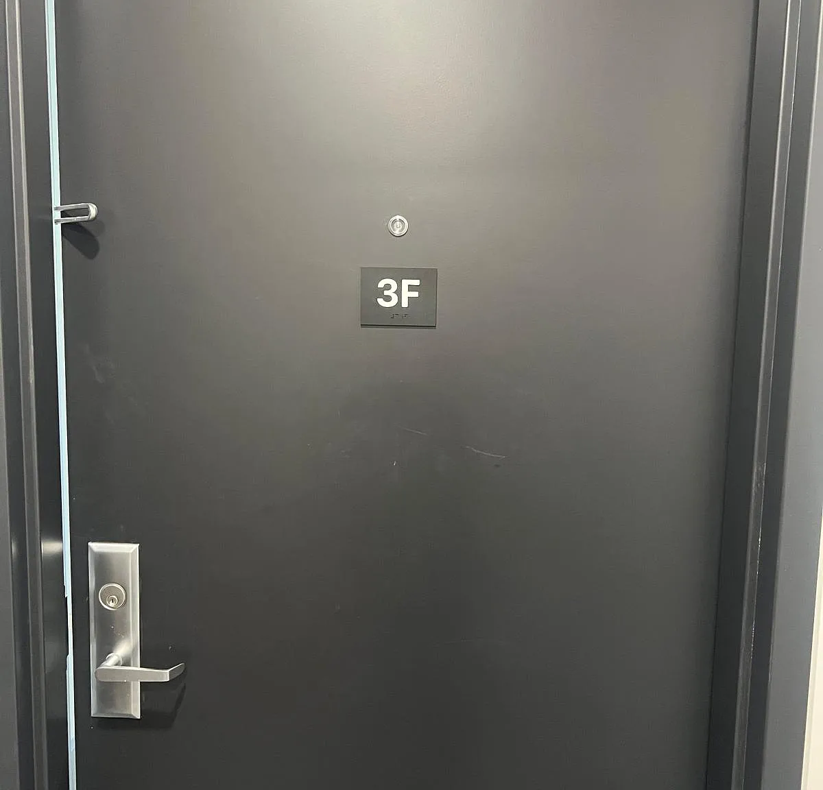 2 bed, 800 sqft, $3,058 — Photo 3