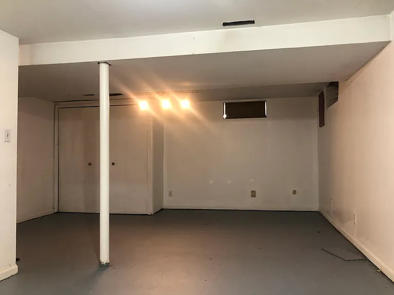 6506 Grandville Ave — Photo 17