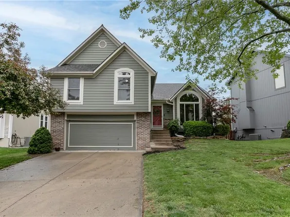 21513 W 52nd St, Shawnee, KS 66226