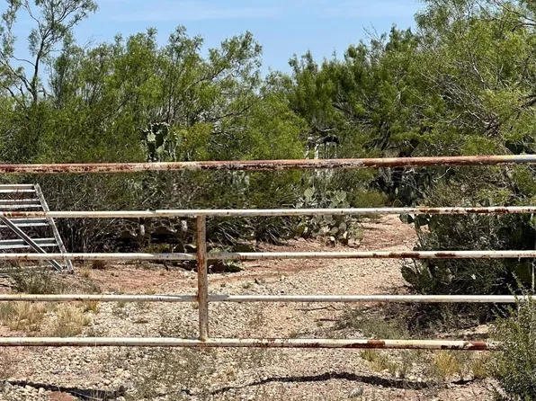 Serna Rd, Laredo, TX 78041