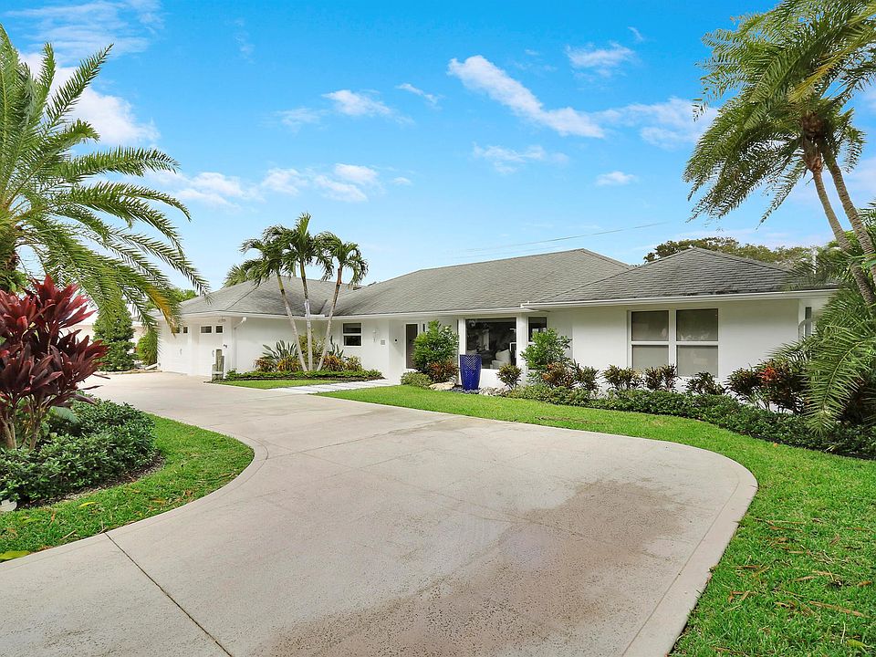 1st image of 346 Country Club Dr