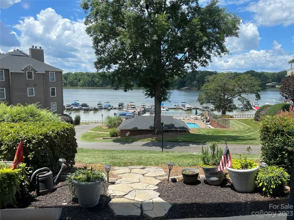 9801 Emerald Point Dr Unit 3, Charlotte, NC 28278