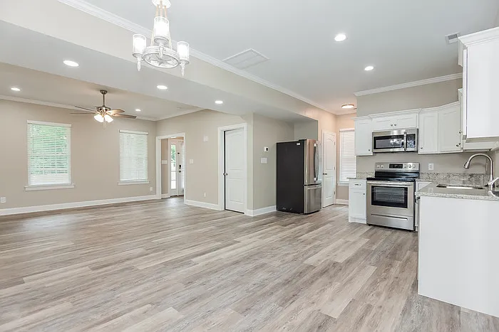 503 E Cloninger St — Photo 5