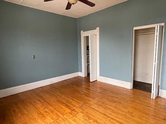 3rd image of 2556 Lyndale Ave S APT 2