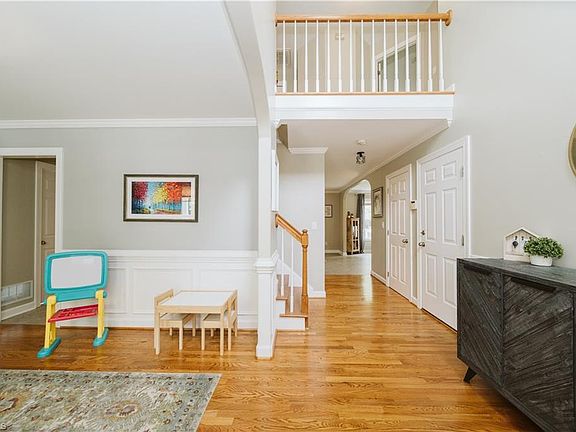 4th image of 188 Cabot Dr