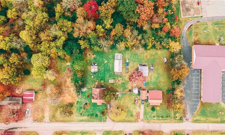 2nd image of 610 McConnell Ave