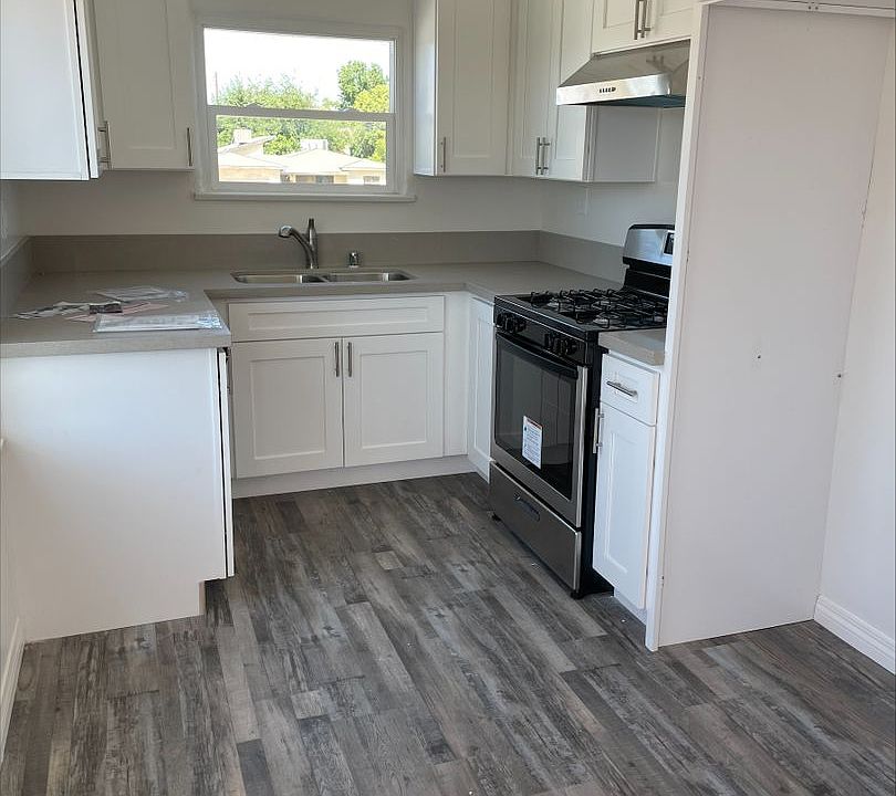 2nd image of 304 E St