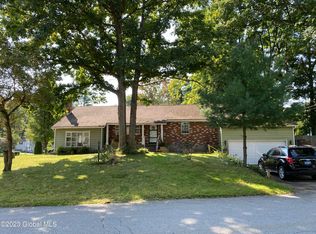 1 Fern Dr, Saratoga Springs, NY 12866