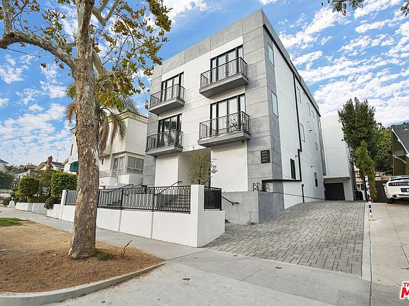 3rd image of 4817 Elmwood Ave #1/2