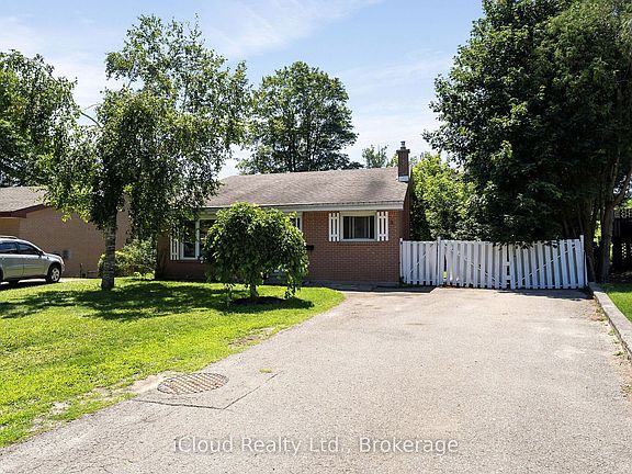 2nd image of 32 Mowbray Pl