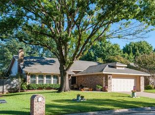 2107 Cold Springs Dr, Arlington, TX 76017