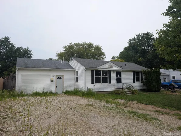 1334 Transue Ave, Burton, MI 48509