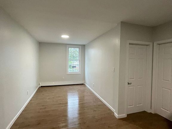 4th image of 575 John F Kennedy Blvd #4