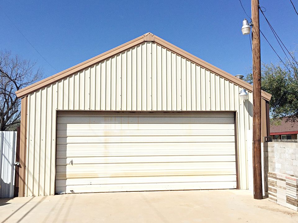 2nd image of 3009 Byron Ave