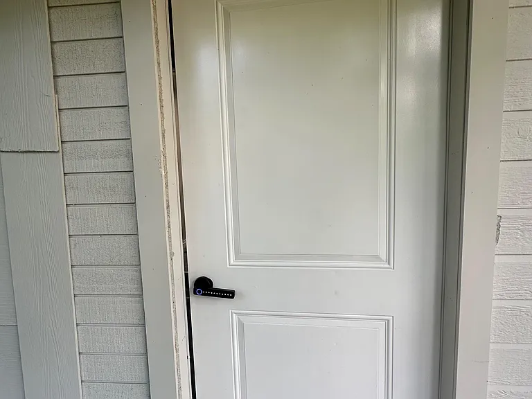 Bentham Ct — Photo 1