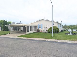 772 Hawick Cir, Mount Morris, MI 48458