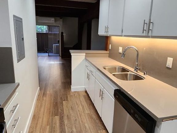 4th image of 1821 Canyon Dr #1827-4