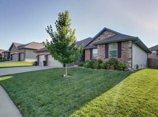 1647 N Old Castle Rd, Nixa, MO 65714
