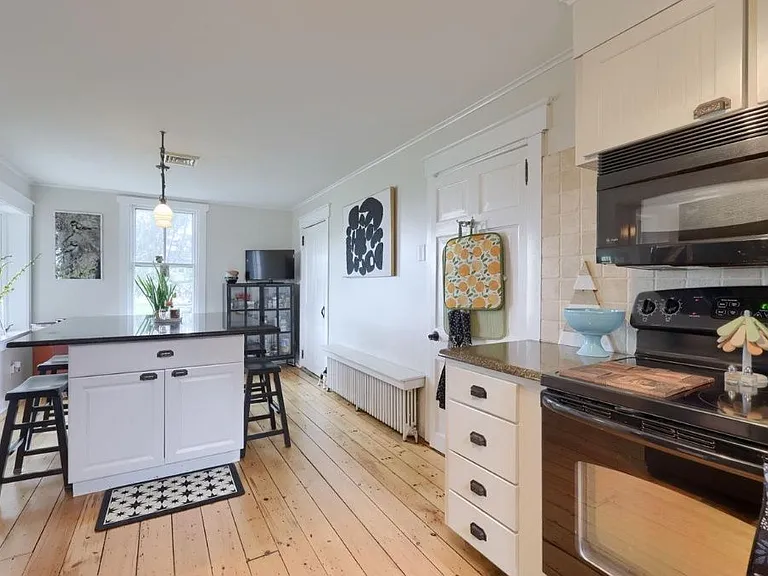 2047 Jarvis Rd — Photo 8