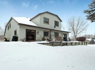101 6th St NW APT H, Elk River, MN 55330