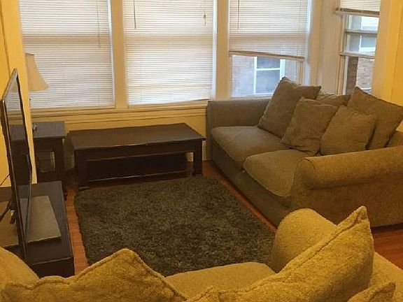 3rd image of 5053 N Damen Ave #2E