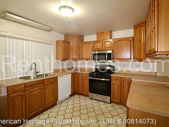 5th image of 10952 Parkdale Ave