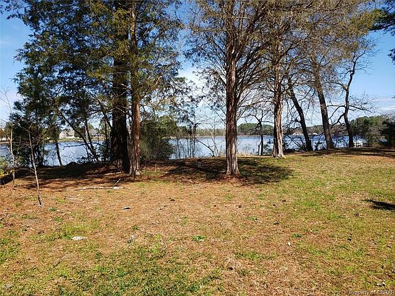 2nd image of 248 N Shore Cir