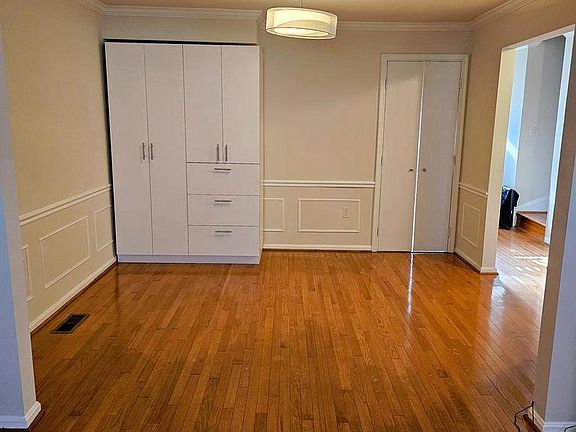 3rd image of 4313 Greenberry Ln