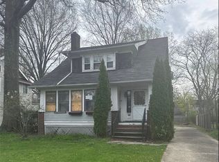 951 Montford Rd, Cleveland Heights, OH 44121