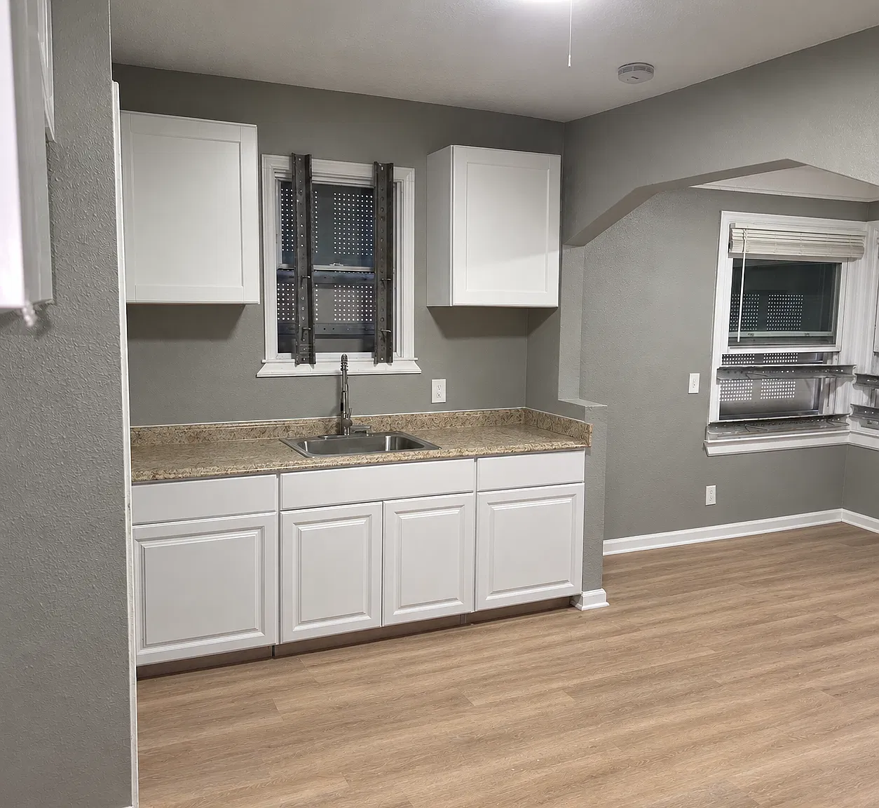 3 bed, 831 sqft, $1,375 — Photo 2