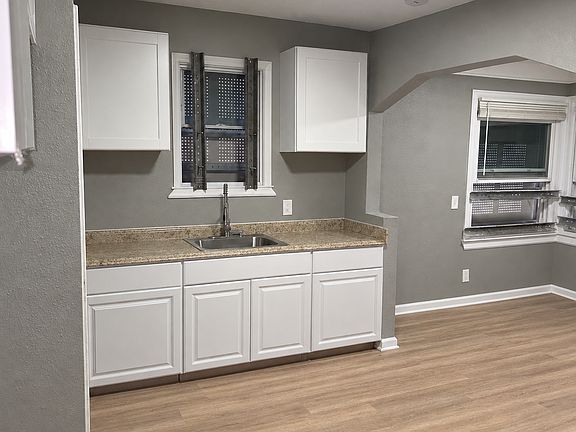 2nd image of 20315 Biltmore St