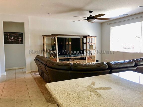 3rd image of 3031 N Schneider Ave