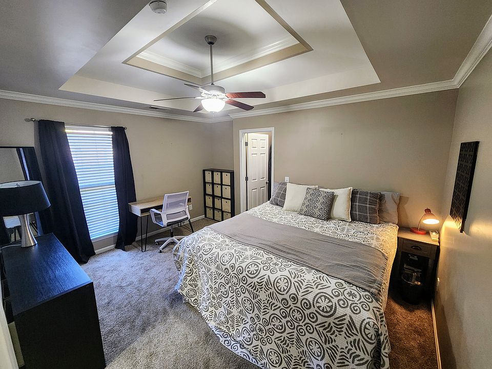 Master Bedroom (King size bed for reference)