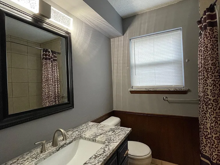 208 N Eastern Ave — Photo 3