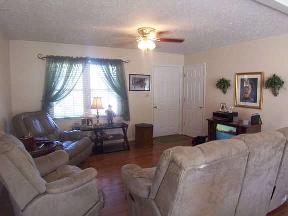 4th image of 1160 Woodhill Dr