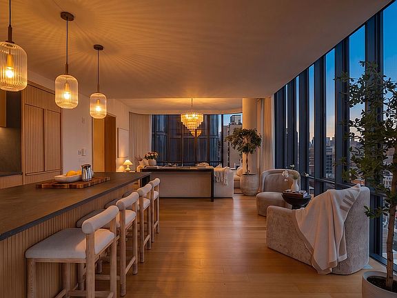 4th image of 565 Broome St #S18b