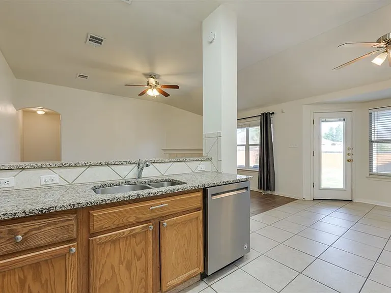 6007 Lone Star Ct — Photo 3